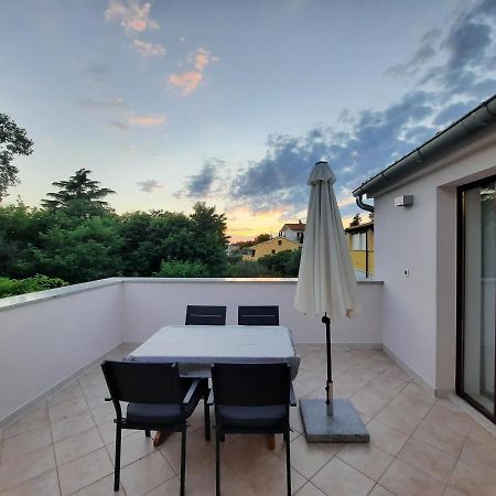 Apartman Sofia Porec Bagian luar foto