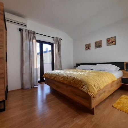 Apartman Sofia Porec Bagian luar foto