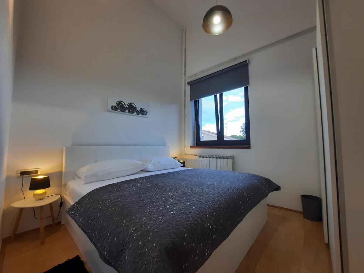 Apartman Sofia Porec Bagian luar foto